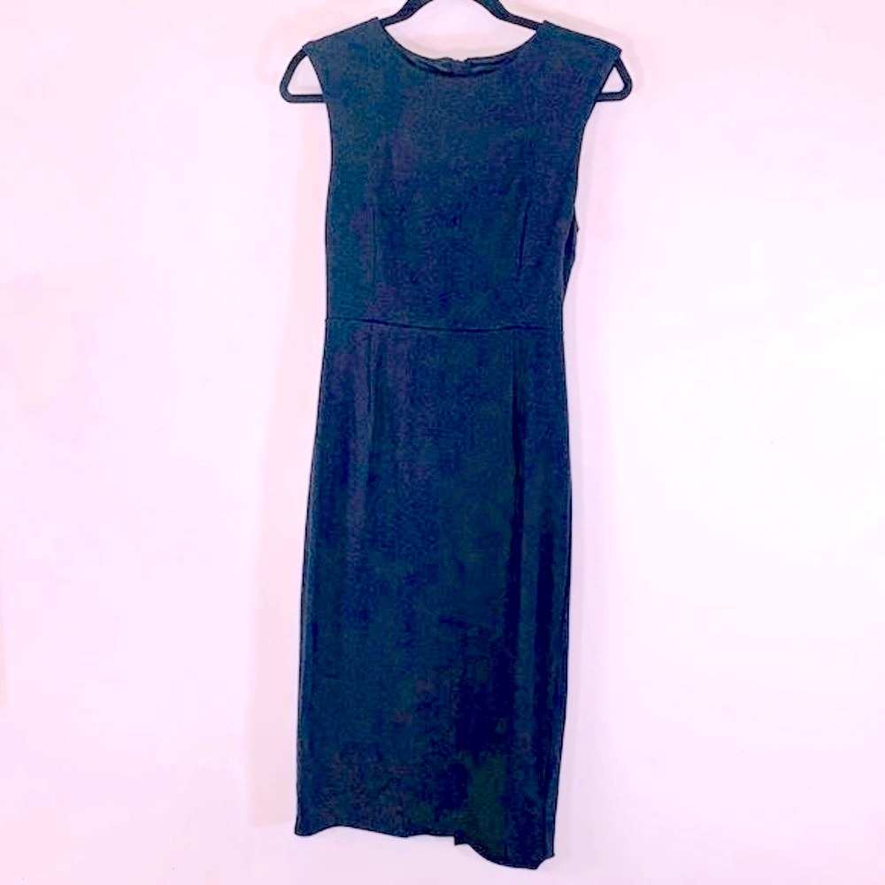Express Sleeveless Rayon Blend Full Back Zip Up Women’s Size 6 Black Dress